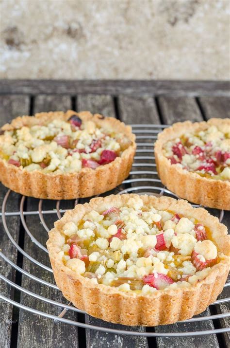 Rhabarber Vanillepudding Tartelettes Mit Streuseln Sarahs Krisenherd