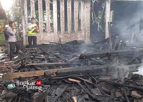 Kebakaran Di Gubug Grobogan Hanguskan 2 Rumah Diduga Akibat Korsleting