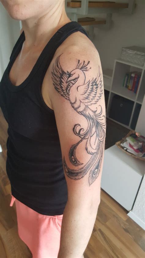 Tattoo Oberarm Phoenix Phönix Tätowierungen Tattoo ideen Oberarm