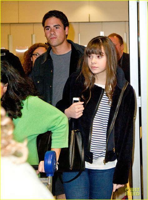 Hailee Steinfeld: Backstage at 'Jimmy Fallon' - Watch Now!: Photo ...
