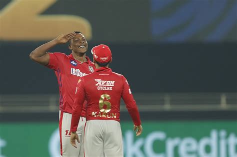 Sheldon Cottrell Brings Out His Signature Salute ESPNcricinfo