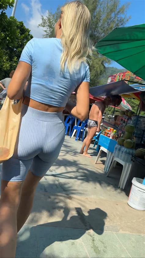 Amazing Blonde With Massive Vpl Spandex Leggings Yoga Pants Forum