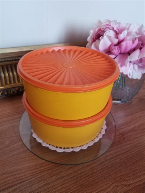 Vintage Set Of 2 Tupperware Canisters Lids 8 Cup Capacity Yellow Orange 39284 Shallow Container