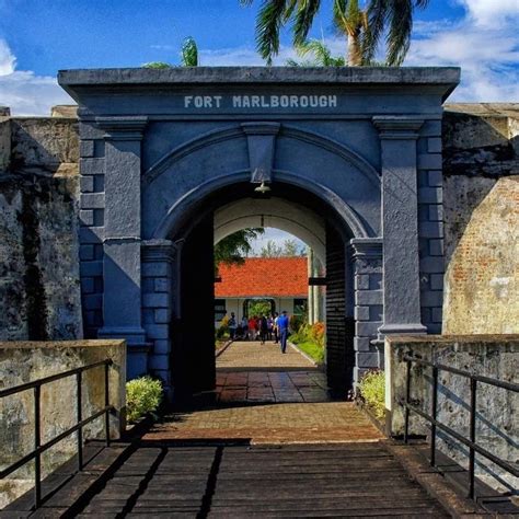 41 Feature Sejarah Historical