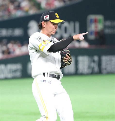 ＜ソ・オ＞6回、バレラを内野ゴロに抑え野手に指示を出す東浜（撮影・岡田 丈靖） ― スポニチ Sponichi Annex 野球