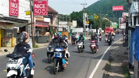 H 2 Lebaran Jalan Raya Ciampea Bogor Mulai Ramai Dipadati Kendaraan