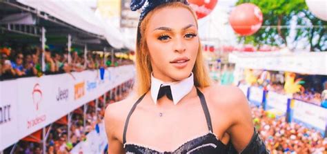 Pabllo Vittar Aparece Só De Botas E Tapa Sexo Em Vídeo Ousado Na