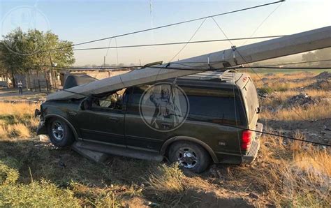 Conductor Tumba Poste De CFE Y Deja Sin Luz A Loma Blanca Y El Sauzal