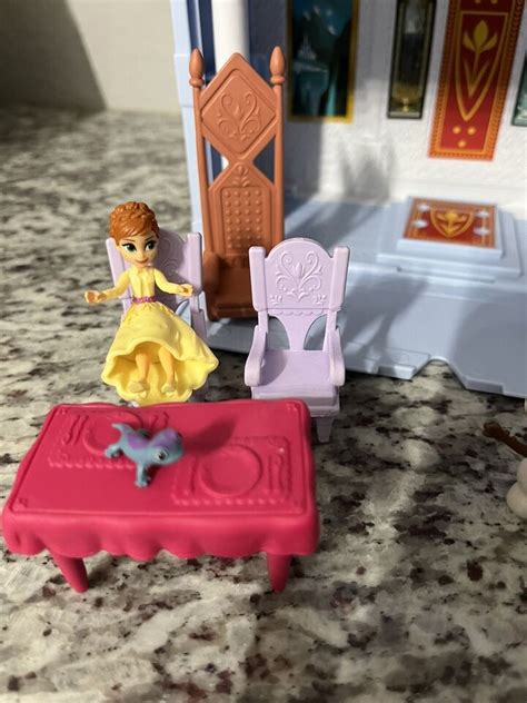 Frozen Disney Pop Adventures Arendelle Castle Playset Furniture Annas