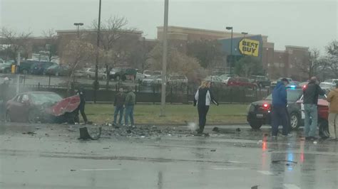 1 Dead 1 Hurt In Olathe Crash At 119th And Strang Line Rd