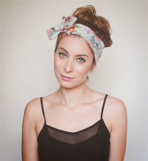 7 Trendy Ways To Wear Headscarves That Are Creative