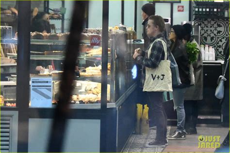 Photo Macaulay Culkin And Brenda Song Go Grocery Shopping In Paris 08