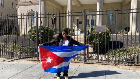 Anamely Ramos Asiste A La Embajada De Cuba En Washington