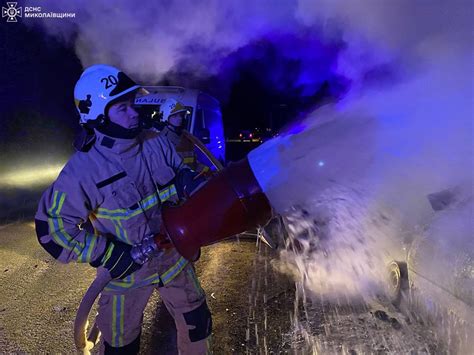 За добу миколаївські вогнеборці загасили дві пожежі автомобілів