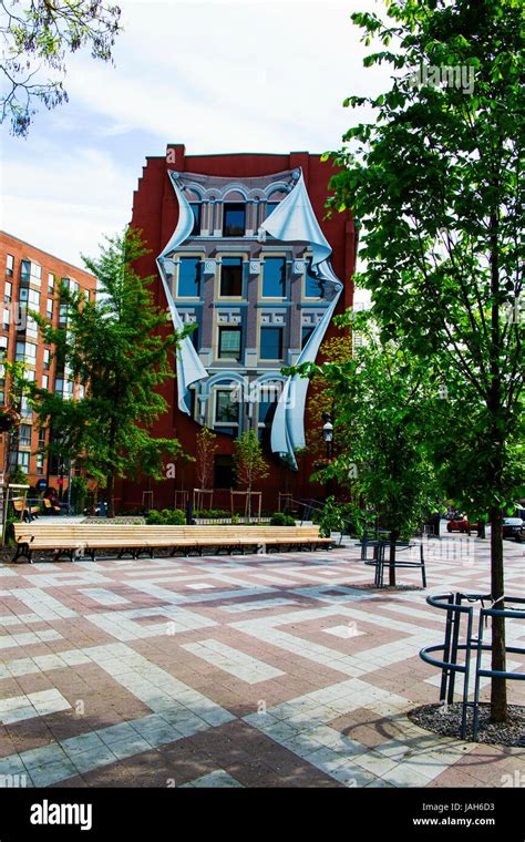 Flatiron building toronto mural hi-res stock photography and images - Alamy