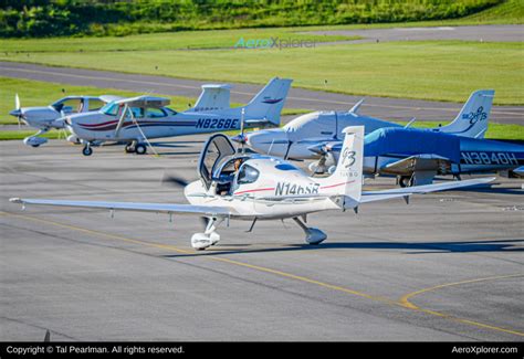 N Sb Private Cirrus Sr By Tal Pearlman Aeroxplorer Photo Database