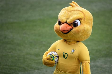 ar enfezado mascote da seleção brasileira ganhou a torcida