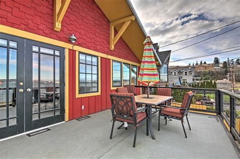 Waterfront Port Orchard Home w/Deck-Walk to Ferry! UPDATED 2019 - TripAdvisor - Port Orchard ...