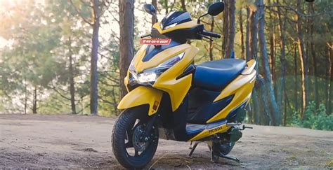 Bermesin Vario Honda Luncurkan Motor Matic Terbaru Penjegal Pasar