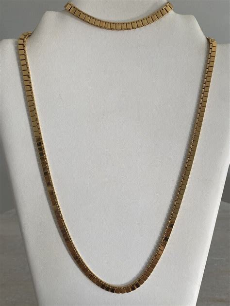 Vintage Estate Monet Gold Tone Square Box Chain Neckl Gem