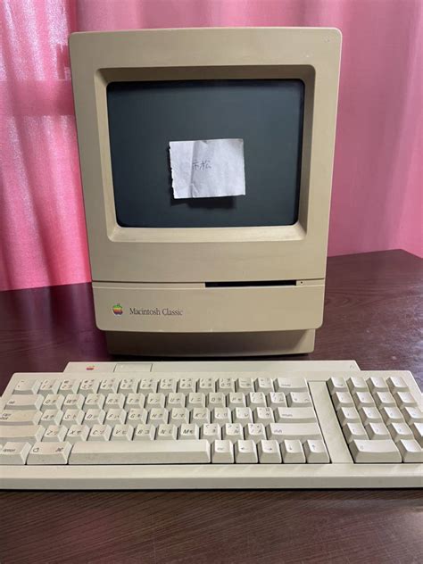 【傷や汚れあり】apple Macintosh Classic Andキーボード。マッキントッシュ アップルコンピュータ デスクトップパソコン