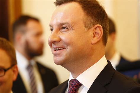 Wybory Prezydenckie 2020 Najnowszy Sondaż Andrzej Duda Wygrywa W Pierwszej Turze Reszta