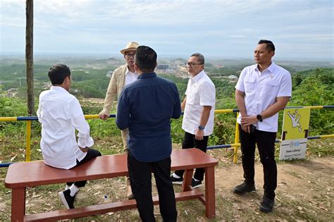 Foto Momen Presiden Jokowi Nikmati Udara Pagi Dan Sarapan Rebusan Di Ikn