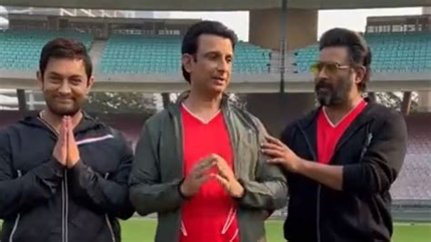 3 Idiots Stars Aamir Khan Sharman Joshi And R Madhavan Reunite To