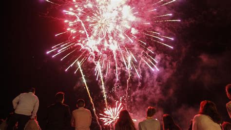 Música Y Fuegos Artificiales En El Cierre De Un Corpus Fresco