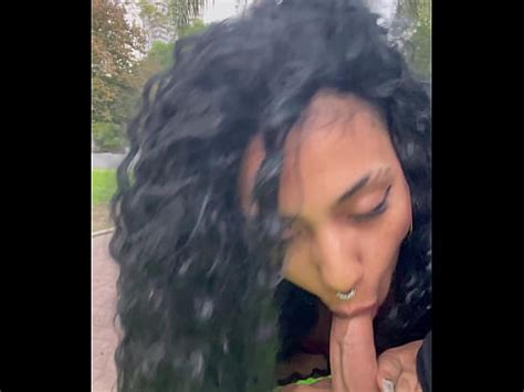 Tomando Leche En Un Parque P Blico De Dia En Buenos Aires Xvideos