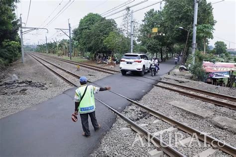 Insiden Kecelakaan Di Perlintasan KM 193 7 Manajemen KAI Imbau