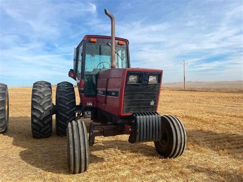 Tractor Zoom 1983 International Harvester 5488