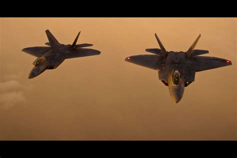 Battle of the Skies: F-22 vs F-35 - A Comprehensive Comparison ...