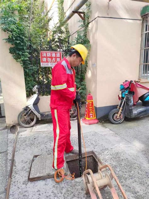 污水横流路难行，杭州紫阳街道社区协调解民忧