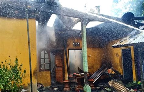 Lupa Matikan Dupa Warung Sembako Di Karangasem Ludes Terbakar