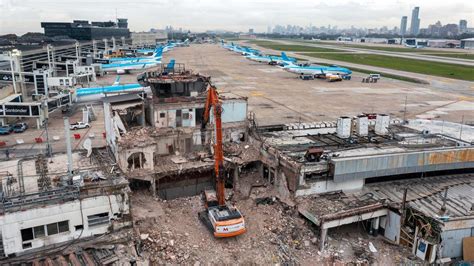 Demolieron La Vieja Torre De Control Del Aeroparque ElDiarioAR