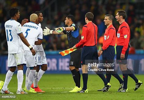 Jerry Bengtson Stock Fotos Und Bilder Getty Images