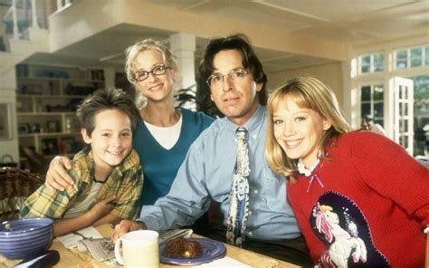 Lizzie Mcguire Torna Tutta La Famiglia Mcguire Nella Prima Foto Dal