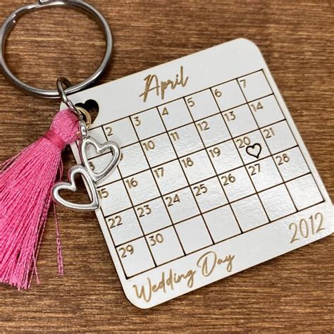 Calendar Keychain - Etsy