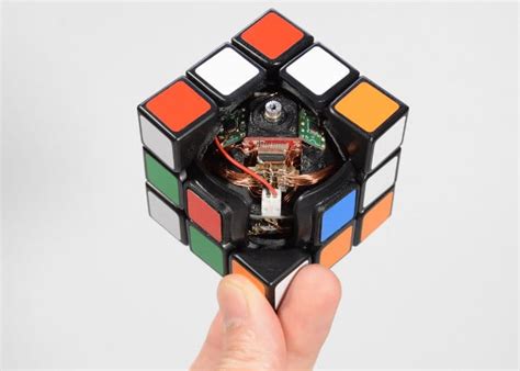 Awesome Self Solving Rubiks Cube Geeky Gadgets