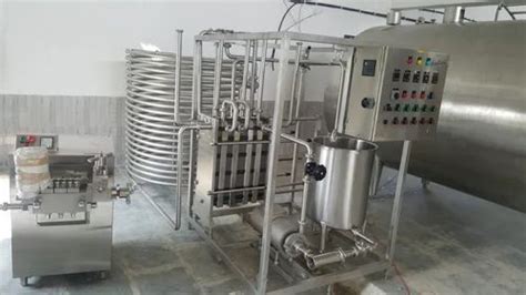 Mini Dairy Plant For Industrial Milk Processing Capacity 400 LPH At