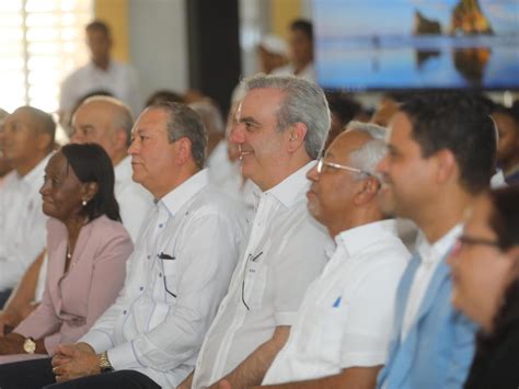 Presidente Abinader Inaugura Primera Etapa De Escuela