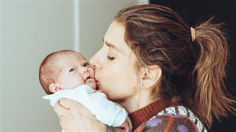 María Luisa Godoy enternece con fotitos del bautizo de su retoño