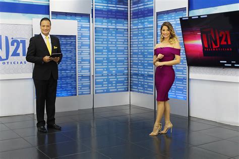 GalerÍa│presentadora Salvadoreña Se Estrena En Una Nueva Faceta De La Televisión Nacional El Blog