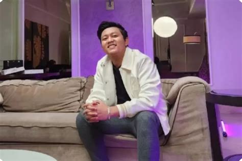 PROFIL BIODATA Denny Caknan Yang Rilis Lagu Sanes Trending Di YouTube