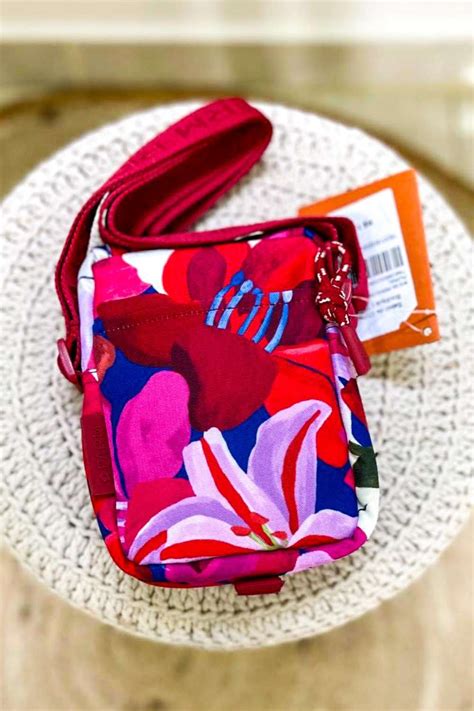 BOLSA FERVO AQUARELA FLORAL FARM Sabor Da Moda