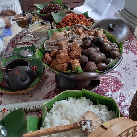 Peranan Waiters Penjaga Gubukan Dalam Catering Pernikahan Menurut