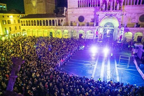 Cremona Sera Festa Del Torrone 400mila Visitatori Per Unedizione Da