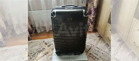 Чемодан большой на колесах Gillivo пластиковый бу купить в Москве ...