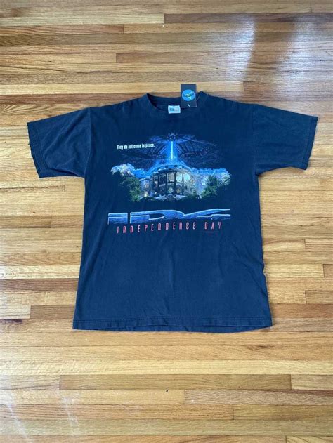 Vintage 1996 Independence Day Movie Vintage Tshirt Gem